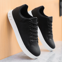 Wayne | Classic Low-Top Lace-Up Sneakers